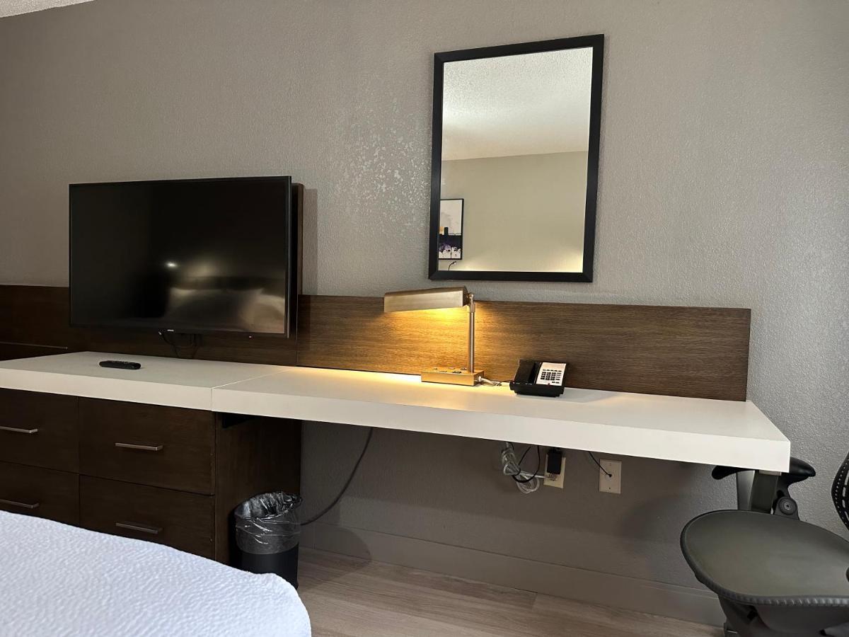 Nash Haus Hotel 3*